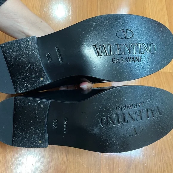 V CHAIN LOGO VALENTINO LOAFERS WORN TWICE